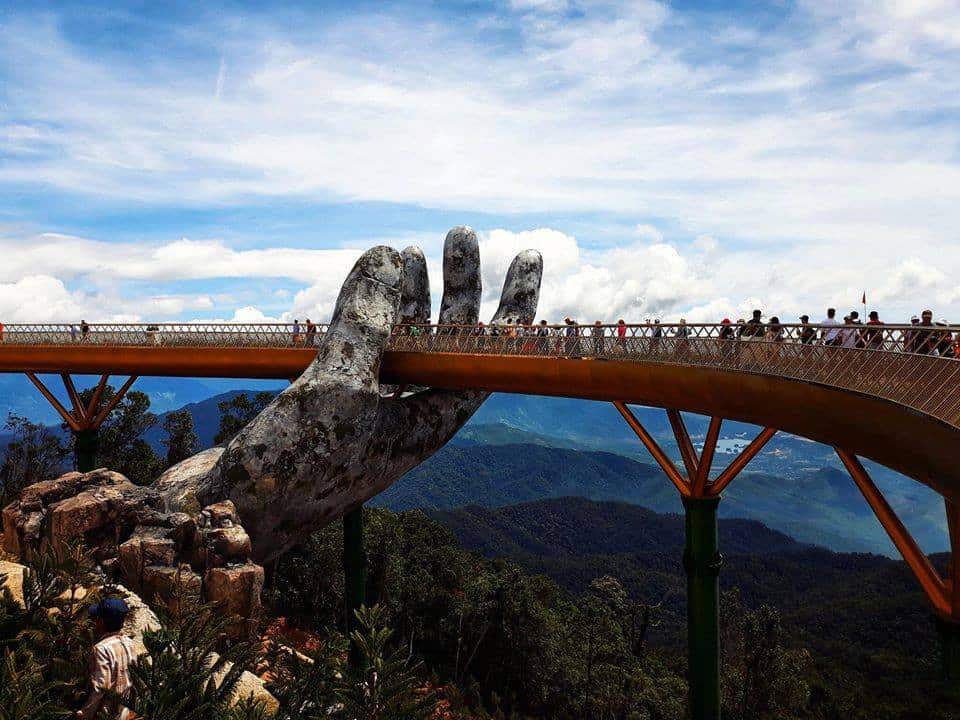 Cầu vàng bà nà hills Cầu vàng bà nà hills