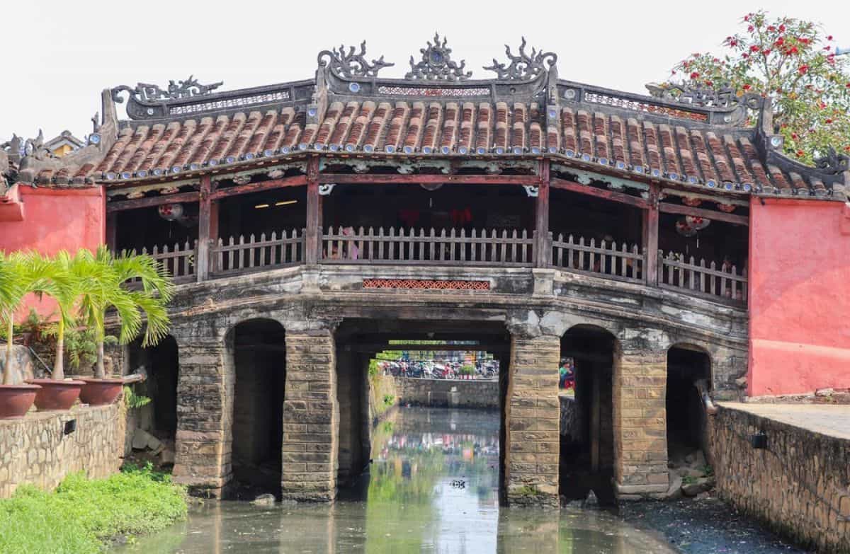 Bức Tượng Đá Trong Chùa Cầu Hội An