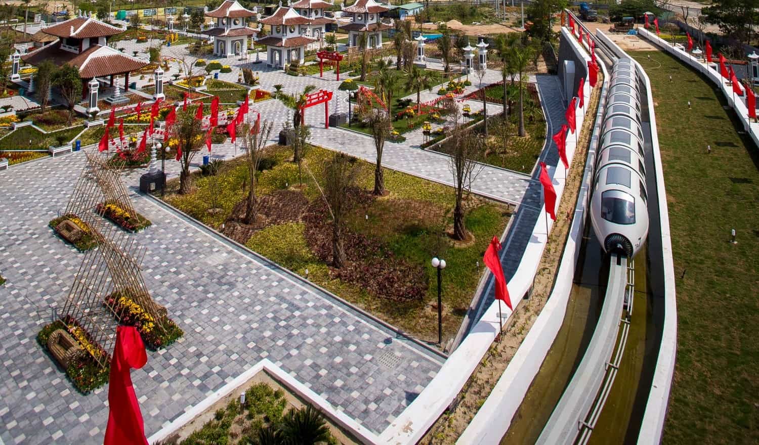 Tàu điện trên không asian park đà nẵng