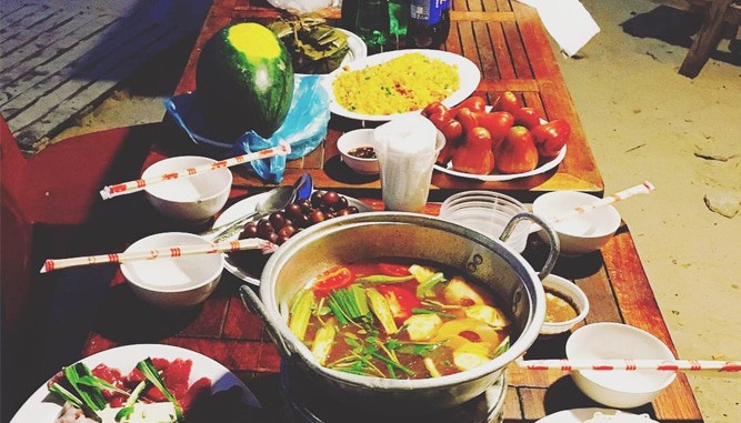 Lẩu hải sản dã ngoại tại cảnh dương
