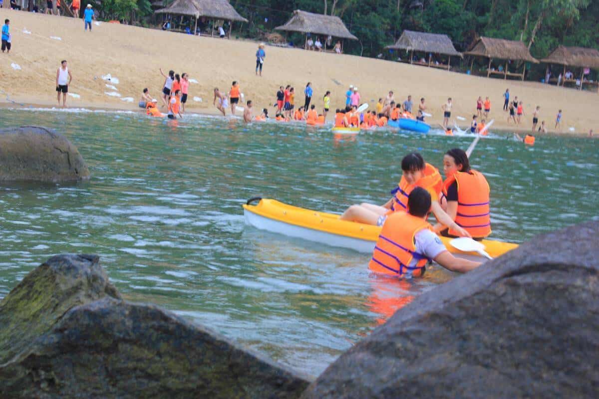 Bơi lội Bãi Cát Vàng Đà Nẵng