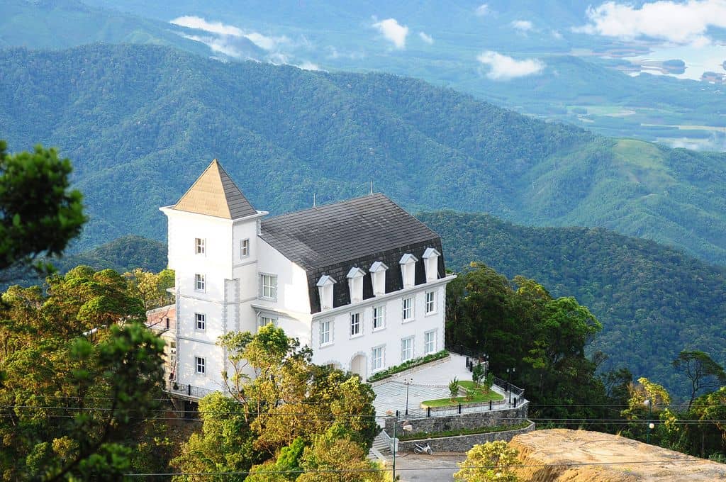 Khách sạn Debay